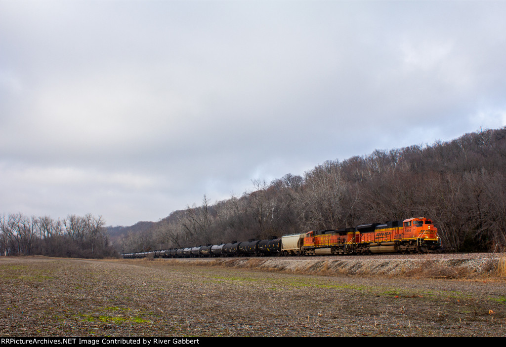 Eastbound BNSF Tanker Train at Weston Bend State Park